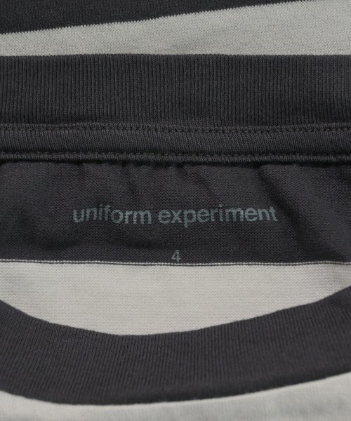 uniform experiment เสื้อยืด/เสื้อท็อปส์