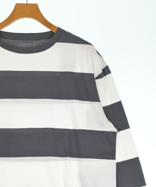 uniform experiment เสื้อยืด/เสื้อท็อปส์