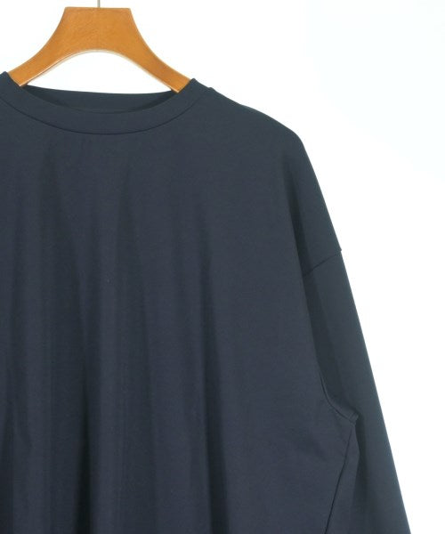 uniform experiment เสื้อยืด/เสื้อท็อปส์