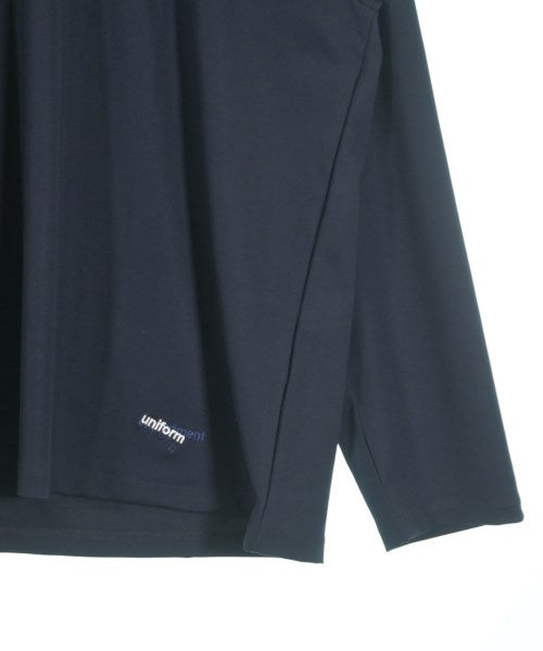 uniform experiment เสื้อยืด/เสื้อท็อปส์