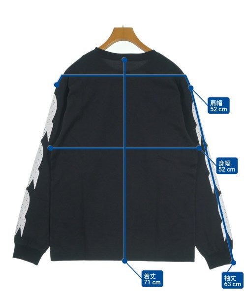 uniform experiment เสื้อยืด/เสื้อท็อปส์