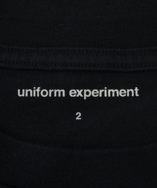 uniform experiment เสื้อยืด/เสื้อท็อปส์
