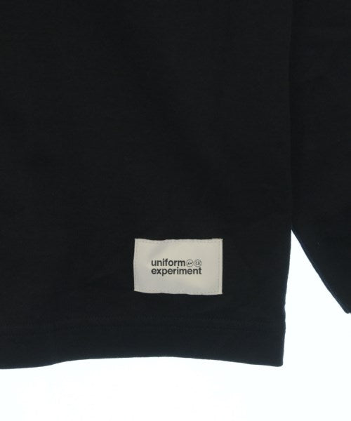 uniform experiment เสื้อยืด/เสื้อท็อปส์