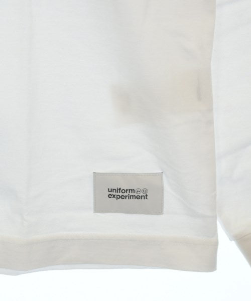 uniform experiment เสื้อยืด/เสื้อท็อปส์