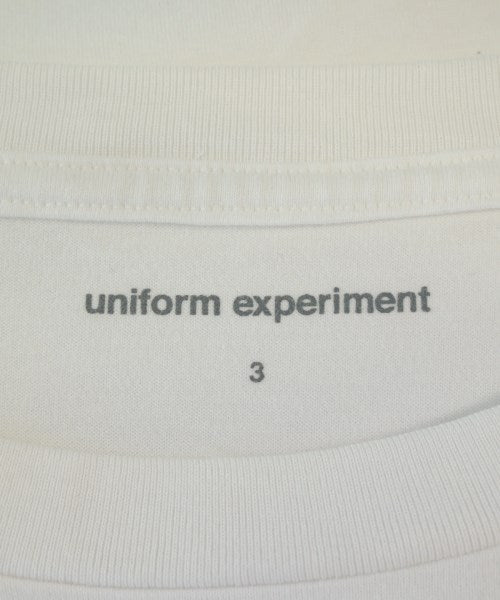uniform experiment เสื้อยืด/เสื้อท็อปส์