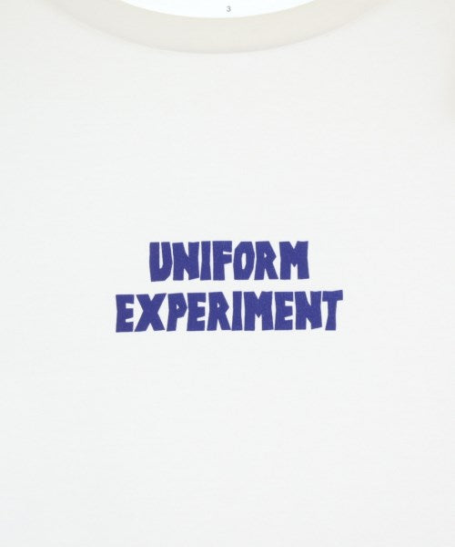 uniform experiment เสื้อยืด/เสื้อท็อปส์
