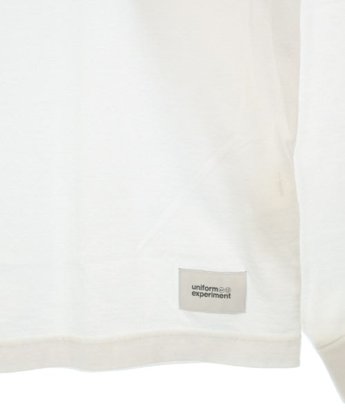uniform experiment เสื้อยืด/เสื้อท็อปส์