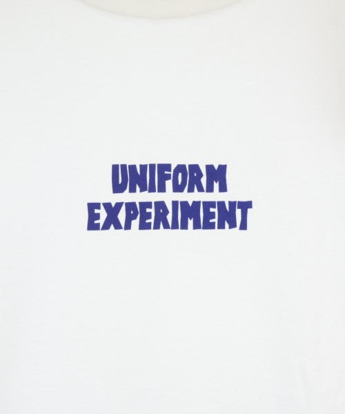uniform experiment เสื้อยืด/เสื้อท็อปส์