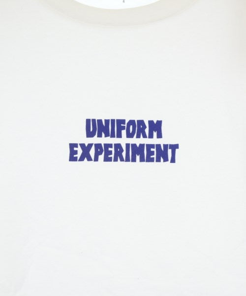 uniform experiment เสื้อยืด/เสื้อท็อปส์