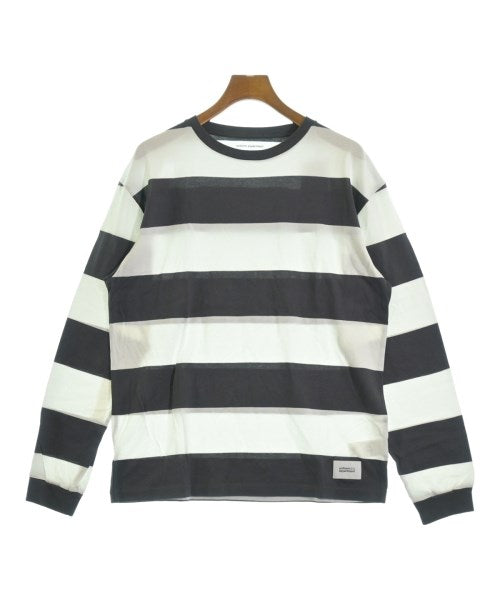 uniform experiment เสื้อยืด/เสื้อท็อปส์