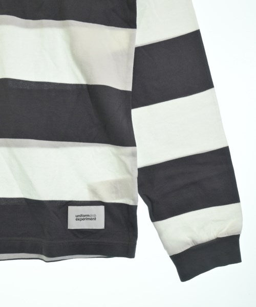 uniform experiment เสื้อยืด/เสื้อท็อปส์