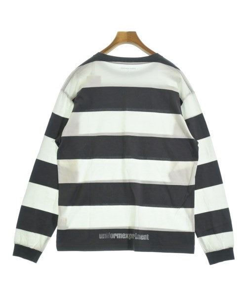 uniform experiment เสื้อยืด/เสื้อท็อปส์
