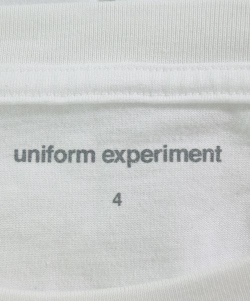 uniform experiment เสื้อยืด/เสื้อท็อปส์