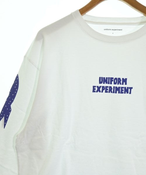 uniform experiment เสื้อยืด/เสื้อท็อปส์