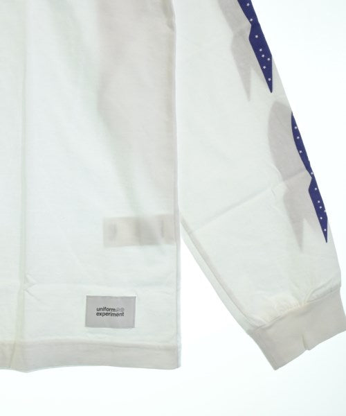 uniform experiment เสื้อยืด/เสื้อท็อปส์