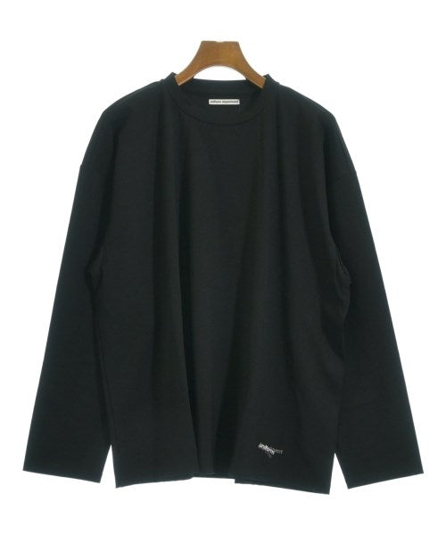 uniform experiment เสื้อยืด/เสื้อท็อปส์