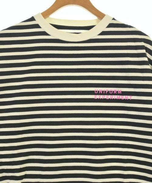 uniform experiment เสื้อยืด/เสื้อท็อปส์