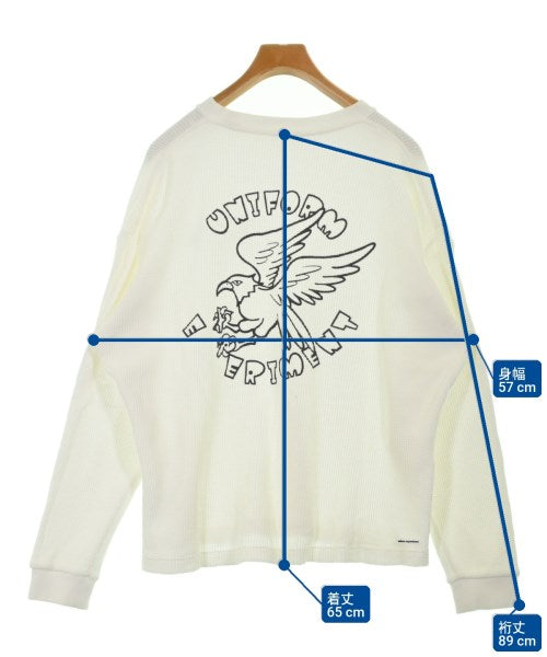uniform experiment เสื้อยืด/เสื้อท็อปส์
