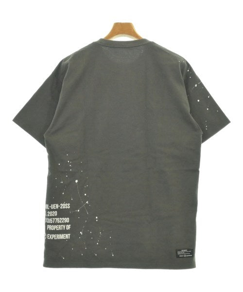 uniform experiment เสื้อยืด/เสื้อท็อปส์
