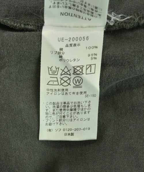uniform experiment เสื้อยืด/เสื้อท็อปส์