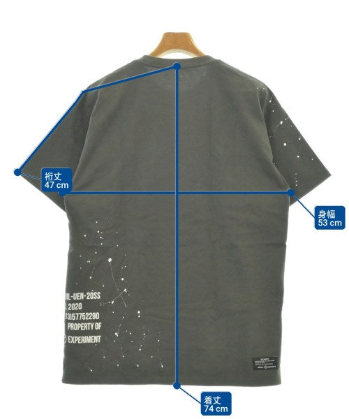 uniform experiment เสื้อยืด/เสื้อท็อปส์