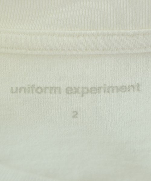 uniform experiment เสื้อยืด/เสื้อท็อปส์