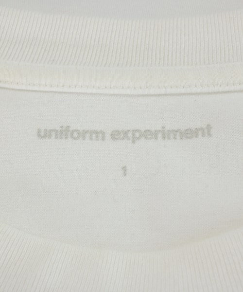 uniform experiment เสื้อยืด/เสื้อท็อปส์