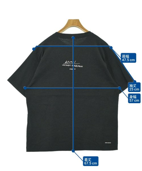 uniform experiment เสื้อยืด/เสื้อท็อปส์