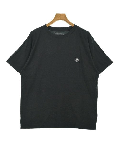 uniform experiment เสื้อยืด/เสื้อท็อปส์