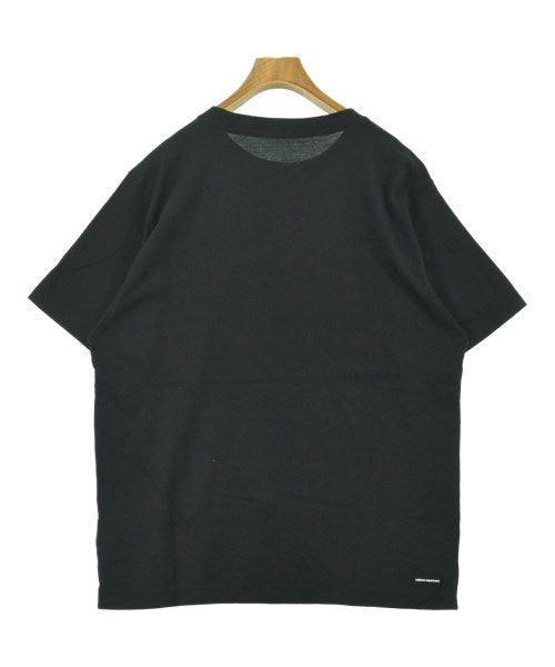 uniform experiment เสื้อยืด/เสื้อท็อปส์