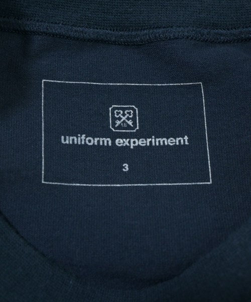 uniform experiment เสื้อยืด/เสื้อท็อปส์