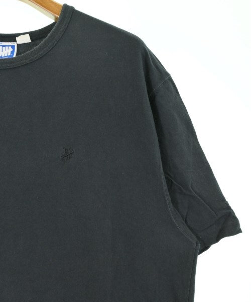UNDEFEATED เสื้อยืด/เสื้อท็อปส์