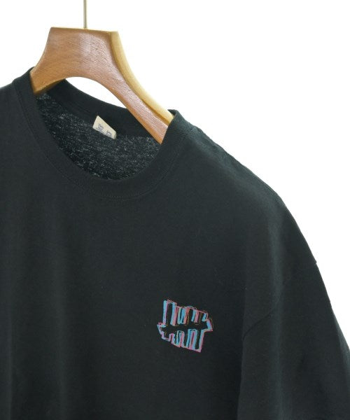 UNDEFEATED เสื้อยืด/เสื้อท็อปส์
