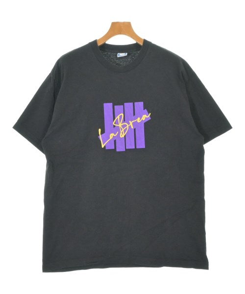 UNDEFEATED เสื้อยืด/เสื้อท็อปส์