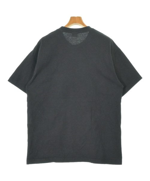 UNDEFEATED เสื้อยืด/เสื้อท็อปส์