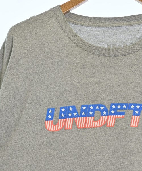UNDEFEATED เสื้อยืด/เสื้อท็อปส์