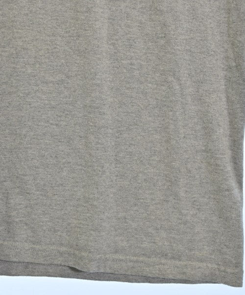 UNDEFEATED เสื้อยืด/เสื้อท็อปส์