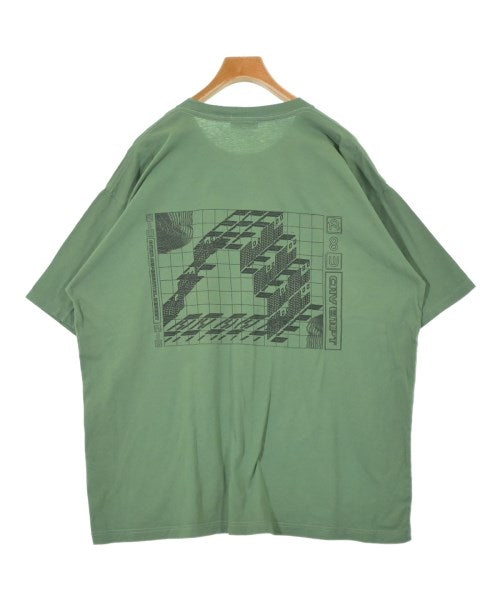 C.E เสื้อยืด/เสื้อท็อปส์