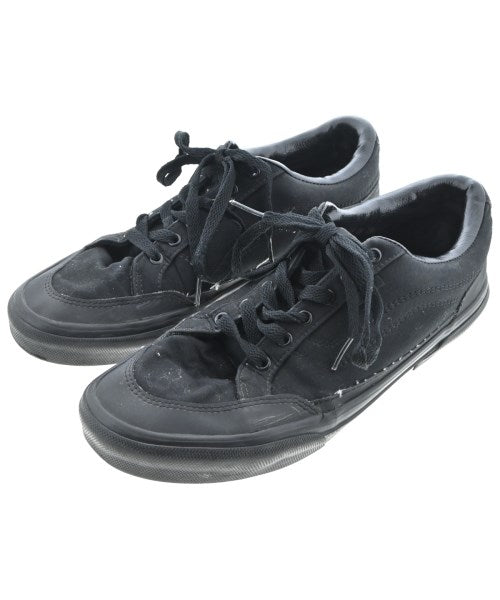 C.E รองเท้าผ้าใบ