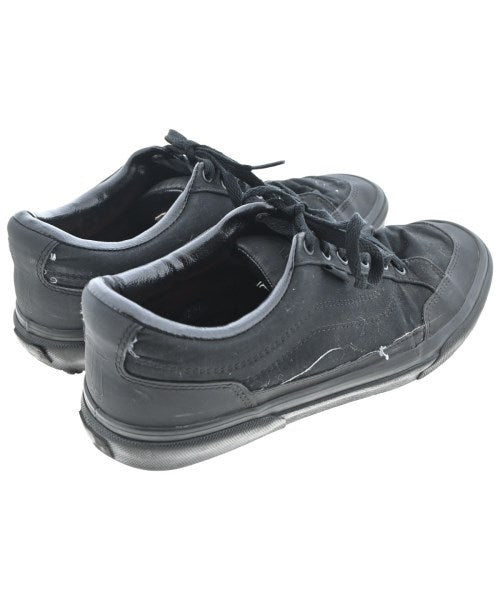 C.E รองเท้าผ้าใบ