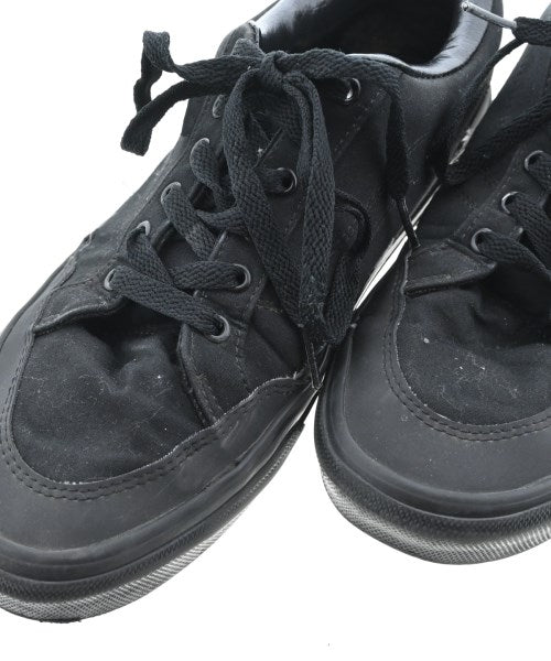 C.E รองเท้าผ้าใบ