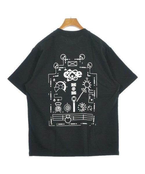 C.E เสื้อยืด/เสื้อท็อปส์