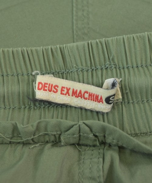 Deus ex Machina กางเกงขาสั้น