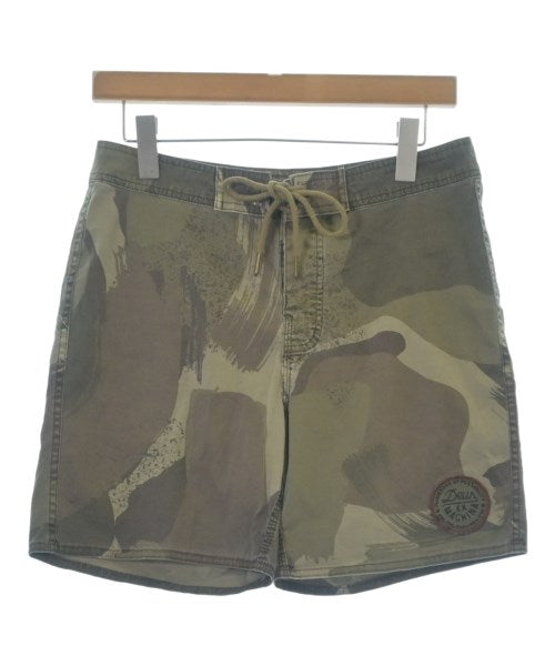 Deus ex Machina กางเกงขาสั้น