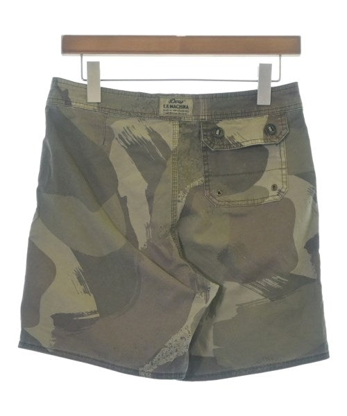 Deus ex Machina กางเกงขาสั้น