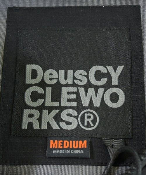 Deus ex Machina เสื้อพาร์กาภูเขา