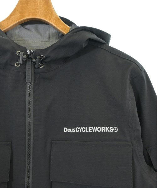 Deus ex Machina เสื้อพาร์กาภูเขา