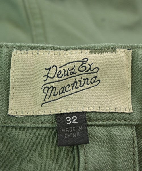 Deus ex Machina กางเกงขาสั้น