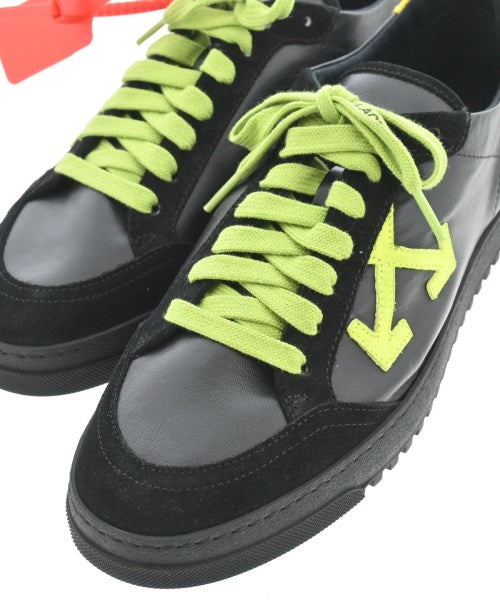 OFF-WHITE รองเท้าผ้าใบ