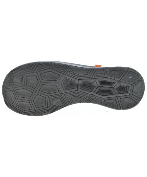 OFF-WHITE รองเท้าผ้าใบ